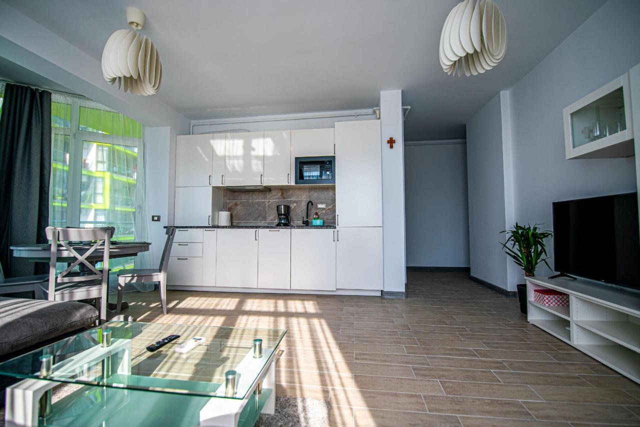 Apartment Katrina - Alezzi Beach - Sea View Năvodari Eksteriør bilde