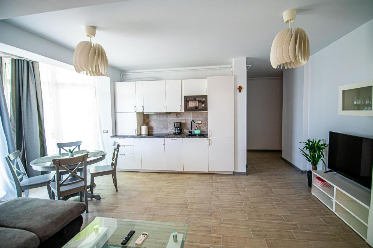 Apartment Katrina - Alezzi Beach - Sea View Năvodari Eksteriør bilde