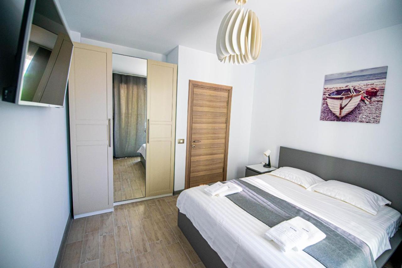 Apartment Katrina - Alezzi Beach - Sea View Năvodari Eksteriør bilde