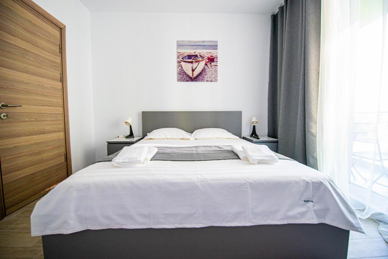Apartment Katrina - Alezzi Beach - Sea View Năvodari Eksteriør bilde
